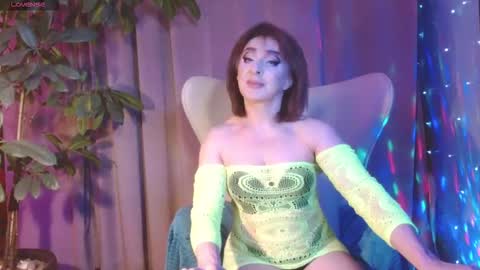 Julia online show from October 2025 03:45:01 PM