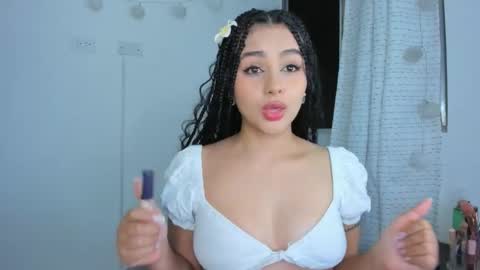 julia_strauns online show from January 2025 05:05:02 AM