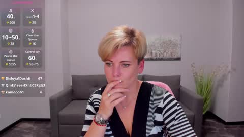 Julia online show from December 2024 04:42:01 PM