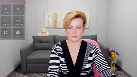 Julia online show from January 2025 01:09:01 PM