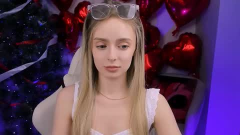 Snapshot of juliabrewwer chatting on March 2026 06:02:02 PM Julia online show from March 2026 06:02:02 PM