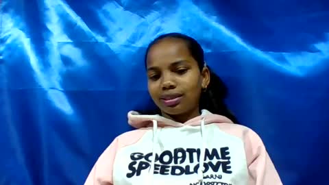 juliah02 online show from June 2026 05:54:02 AM