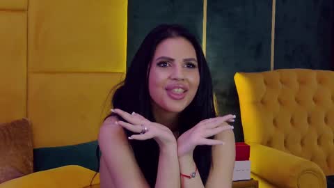 Julia online show from March 2025 05:35:01 AM