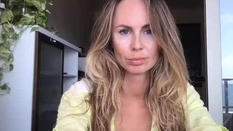 julialemilf online show from June 2026 10:28:01 AM