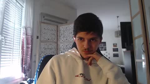 Snapshot of julian762928 chatting on March 2026 03:18:01 PM Julian1265 online show from March 2026 03:18:01 PM