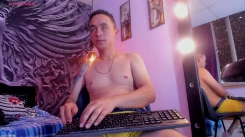 Snapshot of julian_master_ chatting on April 2026 09:17:02 PM JULIAN online show from April 2026 09:17:02 PM