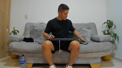 julian_wallace online show from December 2024 03:59:02 AM