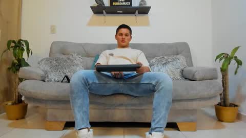 julian_wallace online show from January 2025 12:15:01 AM