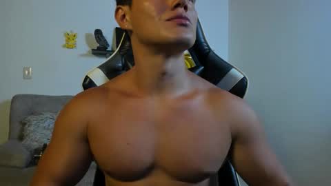 julian_wallace online show from November 2025 11:13:01 PM