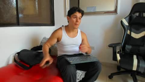 julian_wallace online show from April 2026 07:34:02 PM