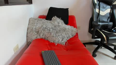 julian_wallace online show from April 2026 06:24:02 PM