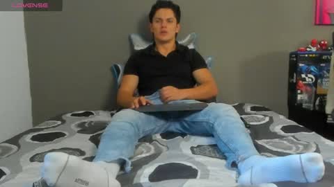 Snapshot of julian_wallace1 chatting on June 2026 09:46:01 PM julian_wallace1 online show from June 2026 09:46:01 PM