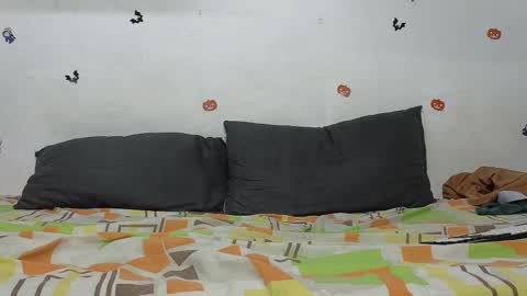 julian_whitee654 online show from February 2025 03:38:02 PM