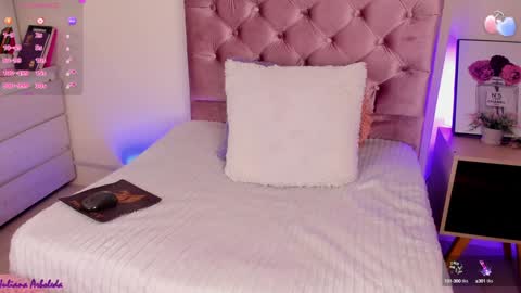 Snapshot of julianaarboleda chatting on February 2025 01:44:01 PM Juli online show from February 2025 01:44:01 PM