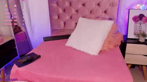 Snapshot of julianaarboleda chatting on February 2025 06:40:02 PM Juli online show from February 2025 06:40:02 PM