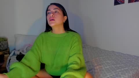 Snapshot of julianags_ chatting on April 2026 05:11:01 AM Ana Maria online show from April 2026 05:11:01 AM