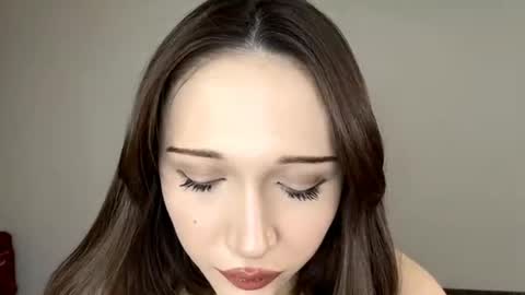 Kira online show from April 2026 12:43:01 PM