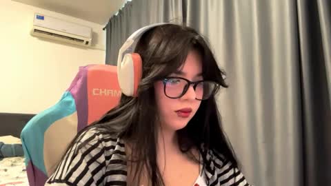 MIa online show from May 2026 09:26:02 AM