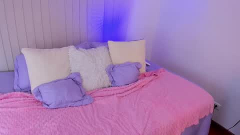 Julianne online show from February 2025 11:05:02 AM