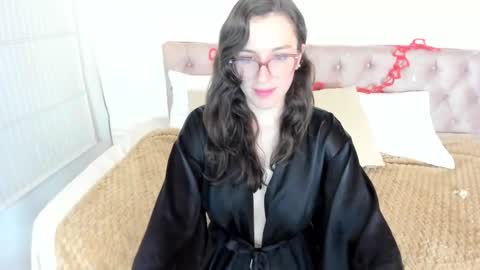 Julianne online show from February 2025 10:33:02 AM