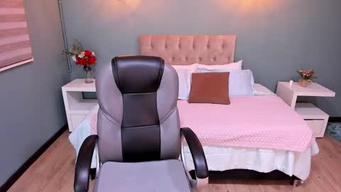 Julianne online show from March 2025 10:32:02 AM