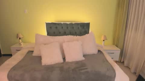 Julianne online show from November 2025 12:13:01 AM