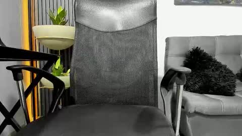 Snapshot of juliansexxx16 chatting on November 2025 11:27:01 PM Julian online show from November 2025 11:27:01 PM