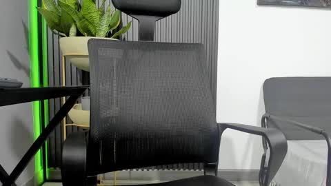 Julian online show from March 2026 11:54:02 PM