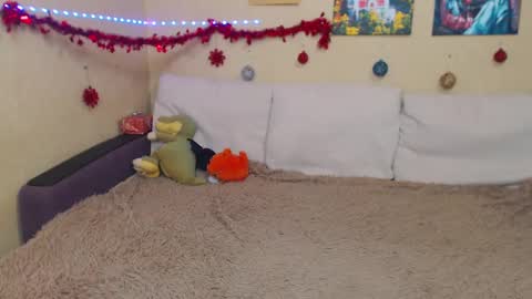 Snapshot of juliasane_ chatting on December 2024 07:53:02 PM Jul online show from December 2024 07:53:02 PM