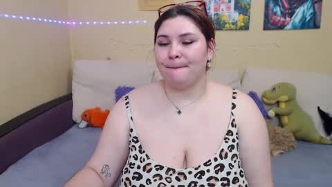 Snapshot of juliasane_ chatting on January 2025 08:03:02 PM Jul online show from January 2025 08:03:02 PM