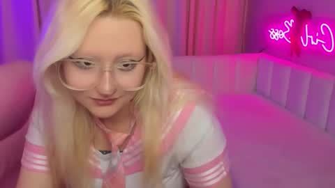 Snapshot of juliasharkk chatting on October 2025 07:46:02 PM JuliaSharkk online show from October 2025 07:46:02 PM