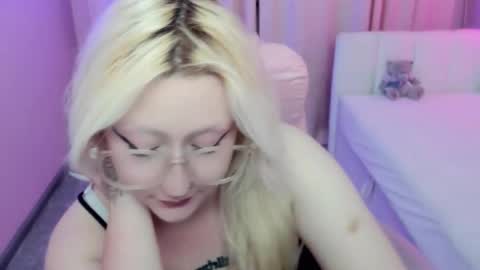 Snapshot of juliasharkk chatting on October 2025 06:41:02 PM JuliaSharkk online show from October 2025 06:41:02 PM