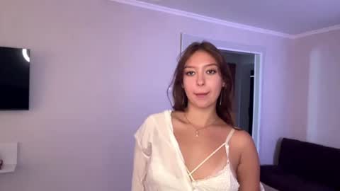 Julia online show from August 2026 05:42:02 AM