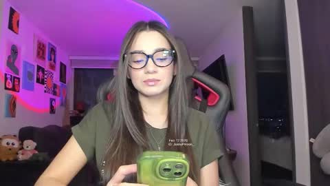 Jeimy Help me to reach 100 thumbs up online show from February 2026 01:12:01 AM