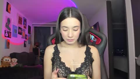 Jeimy Help me to reach 100 thumbs up online show from March 2026 12:07:01 AM