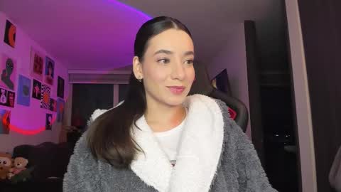 Jeimy Help me to reach 100 thumbs up online show from March 2026 01:43:01 AM