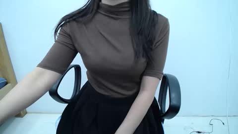 julie9x online show from November 2025 07:34:02 PM