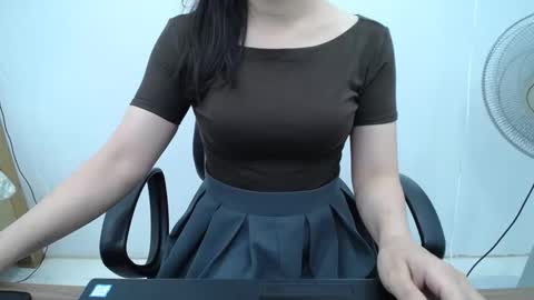 julie9x online show from April 2026 09:04:02 PM