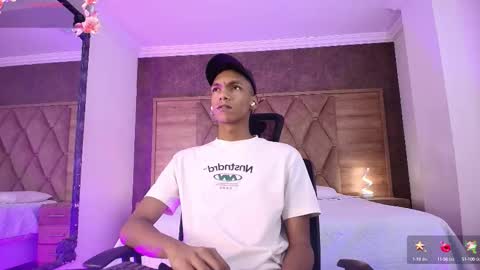 Julien online show from October 2025 12:00:02 PM