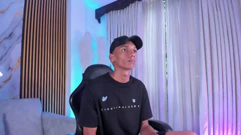 Julien online show from October 2025 12:31:01 PM