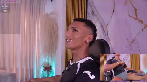 Julien online show from December 2025 05:17:01 PM