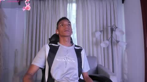 Julien online show from April 2026 10:01:02 PM