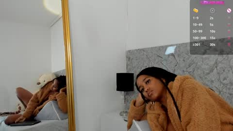 Snapshot of julieta__cooper chatting on December 2024 12:26:02 AM Juli online show from December 2024 12:26:02 AM