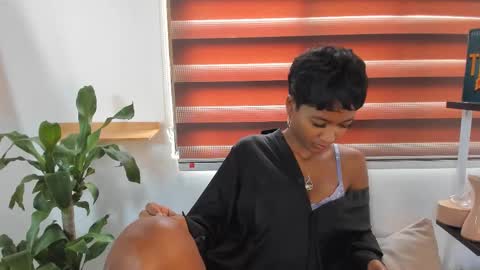 Snapshot of julieta__cooper chatting on October 2025 03:02:02 PM Juli online show from October 2025 03:02:02 PM