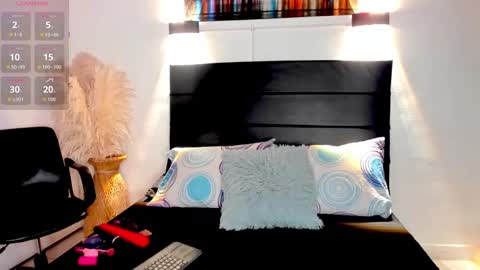 Julieta  online show from November 2025 10:24:01 AM