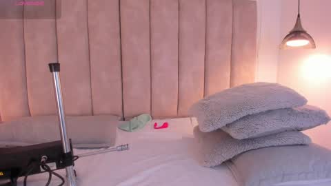 Snapshot of julieta_jane_ chatting on September 2025 04:35:02 AM Julieta online show from September 2025 04:35:02 AM