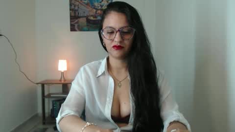 Snapshot of julieta_r0ssi chatting on December 2025 05:46:02 AM Julieta r0ssi online show from December 2025 05:46:02 AM