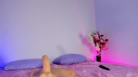 Snapshot of julieta_red2 chatting on January 2025 07:18:02 AM Julie  independent model  online show from January 2025 07:18:02 AM