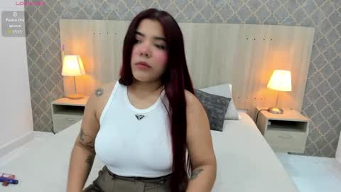 Snapshot of julieta_robertson chatting on April 2026 03:43:02 AM Julieta Robertson online show from April 2026 03:43:02 AM