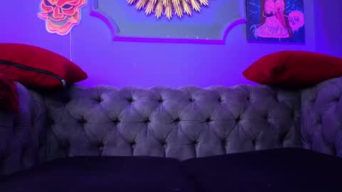 Snapshot of julieta_russell chatting on February 2025 11:33:02 AM Julieta online show from February 2025 11:33:02 AM